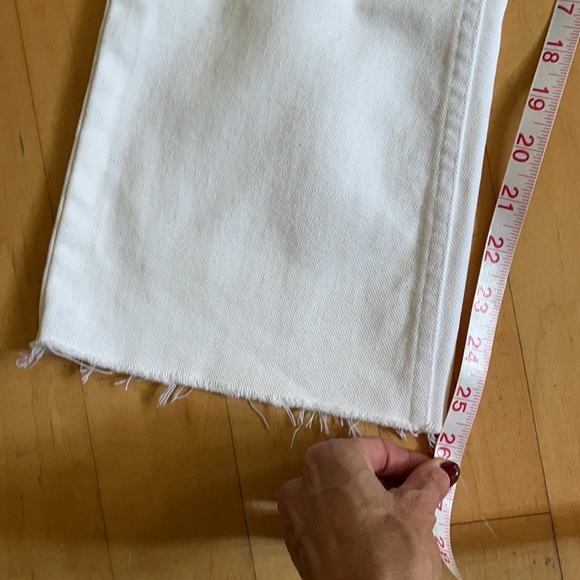 NWT Reformation High Relaxed Jean crop white 23 - Picture 12 of 12